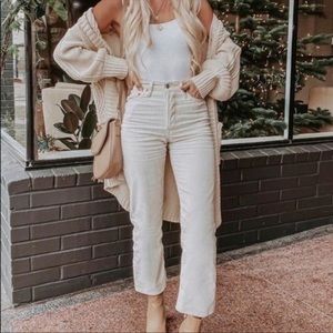 Levi’s Wedgie Fit White Courderoy Pants